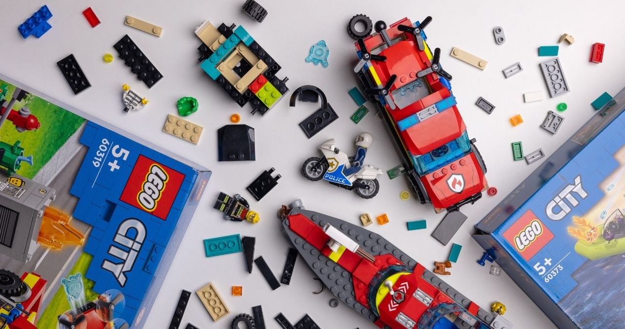 Klocki LEGO w niewiarygodnie niskich cenach! Sprawdź, która sieć wprowadziła tę promocję! /adobestock /INTERIA.PL