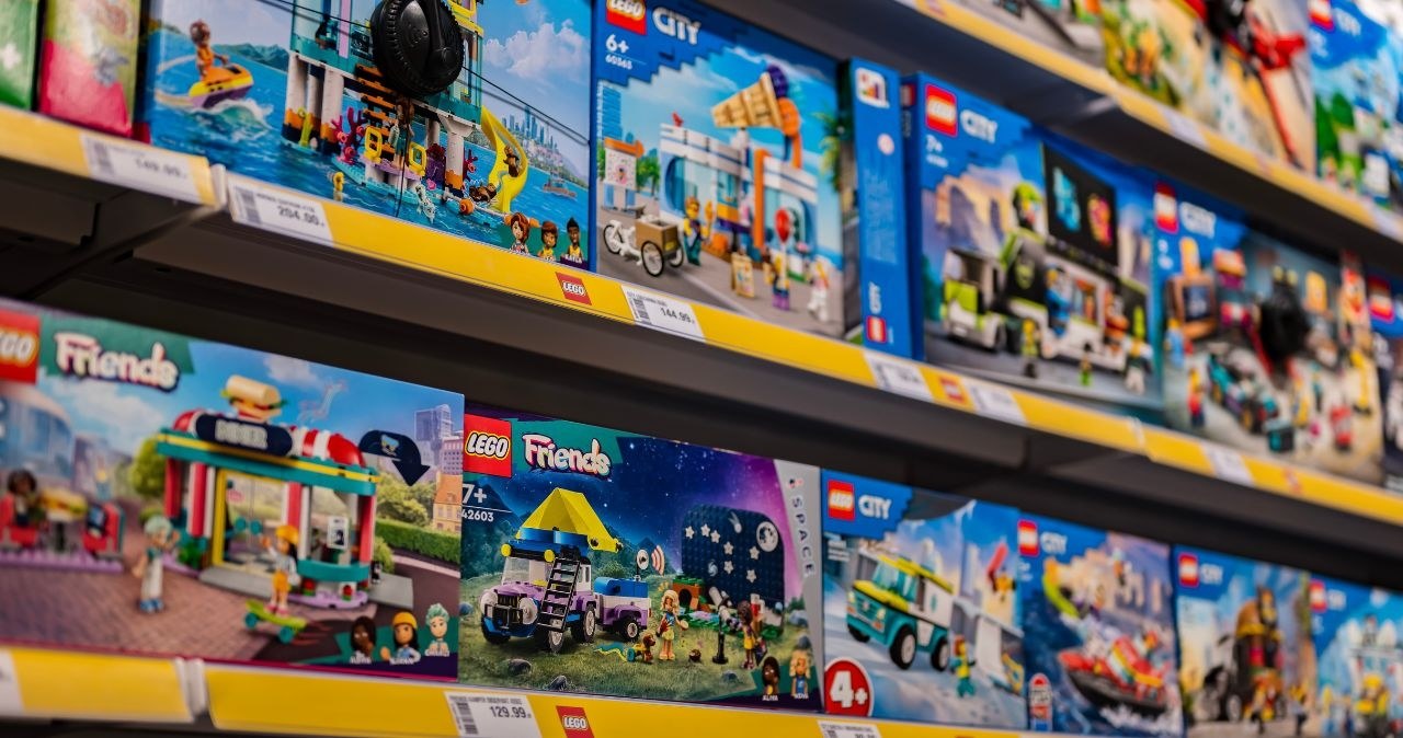 Klocki LEGO w niskich cenach w Biedronce! /adobestock /INTERIA.PL