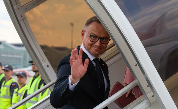 Kłopoty prezydenta Andrzeja Dudy z powrotem do Polski