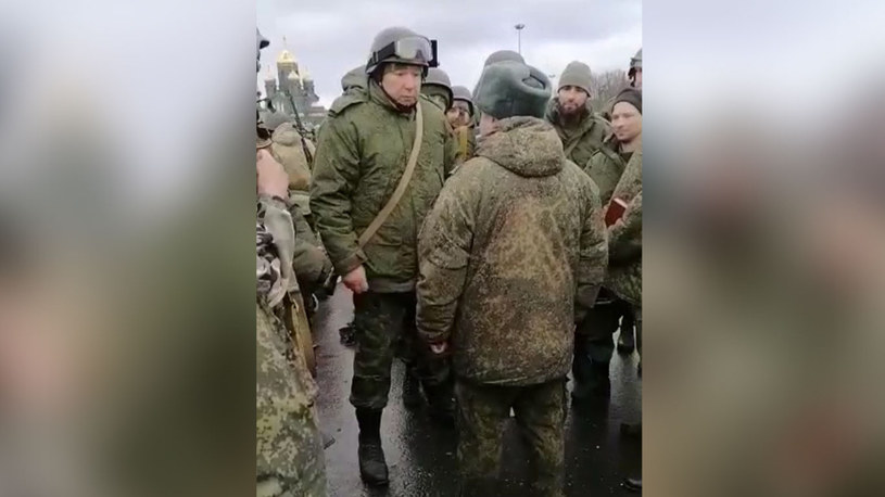 Kłótnia rosyjskich żołnierzy z dowódcą dla jednego z poborowych zakończyła się wyrokiem więzienia /Screen Twitter Meduza /materiał zewnętrzny