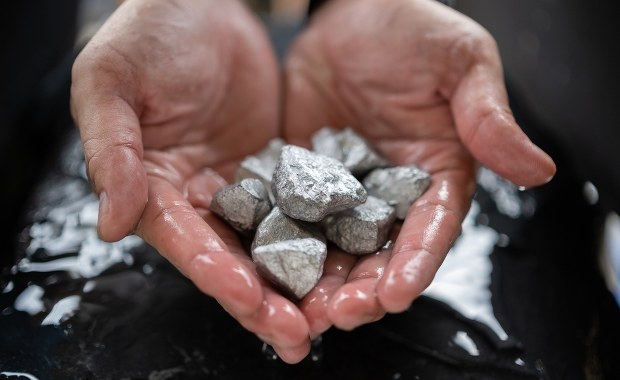 Kluczowe surowce XXI wieku. Dlaczego wszyscy mówią o metalach ziem rzadkich?