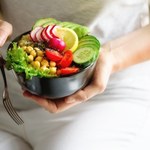 Kluczowe w diecie kobiet 50+. Niedobór zaostrza objawy menopauzy