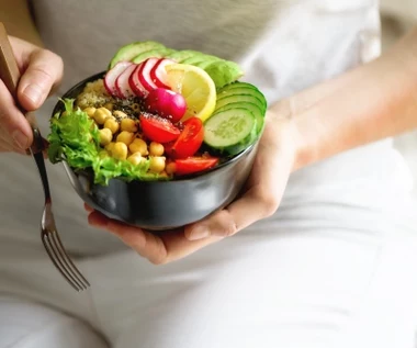 Kluczowe w diecie kobiet 50+. Niedobór zaostrza objawy menopauzy
