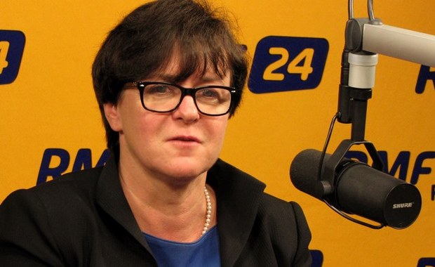 Kluzik: Nie ma odwrotu od darmowych podręczników. Od przyszłego roku kolejne trzy roczniki