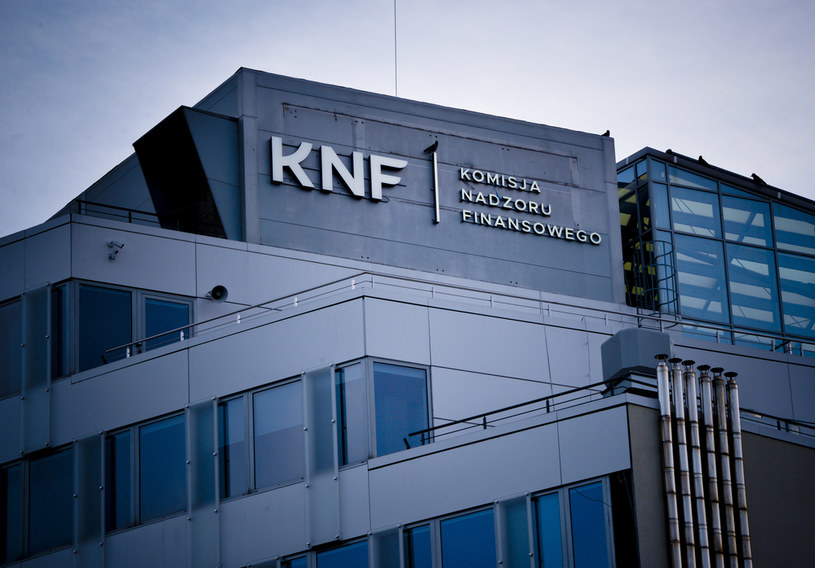 KNF: Banki muszą się wstrzymać z wypłatą dywidendy /Włodzimierz Wasyluk /Getty Images