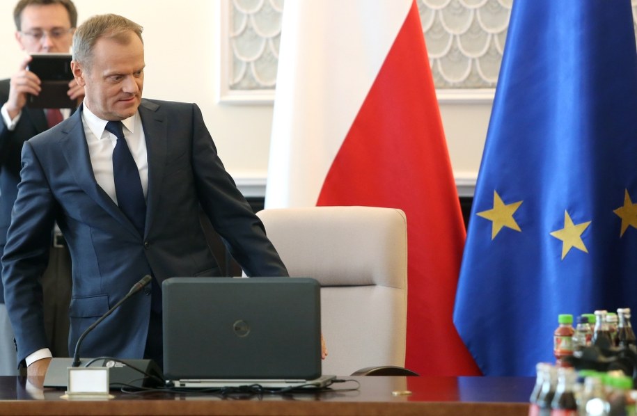 KNF sprawdza, czy ktoś zarobił na wypowiedzi Tuska /Radek Pietruszka /PAP