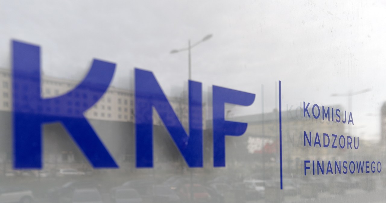KNF uchyla drzwi do banku urzędnikom (zdj. ilustracyjne) /Łukasz Dejnarowicz /Agencja FORUM