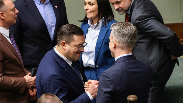 Koalicja obroniła ministra Krajewskiego. 