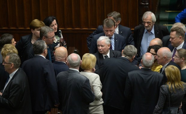 Koalicja za Tuskiem. PiS mówi o „próbie ucieczki”