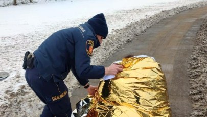 Kobieta leżała w śniegu dwie godziny. Nikt nie zareagował 