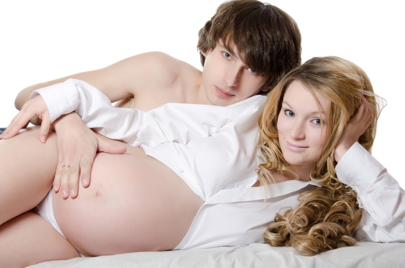 Kobieta może urodzić zdrowe dziecko zarówno w 38., jak i w 42. tygodniu ciąży. /123RF/PICSEL
