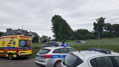 Kobieta wjechała w grupę pieszych