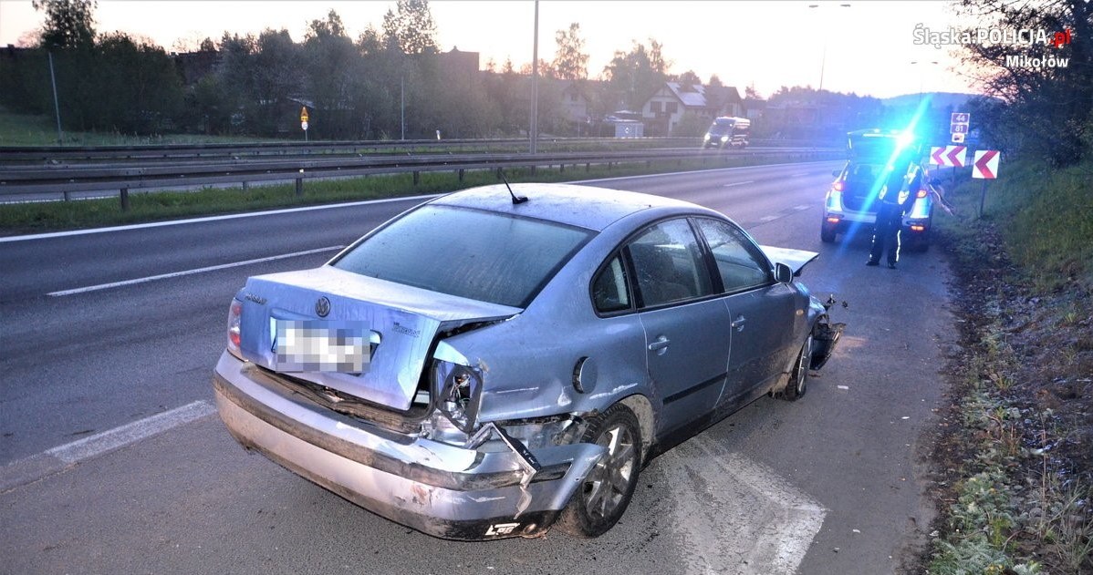 Kobieta wsiadła za kierownicę mimo że była pod wpływem alkoholu. Nie powstrzymało jej też pięć aktywnych zakazów prowadzenia. /Policja