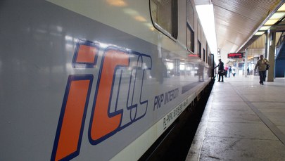 Kobieta zginęła pod kołami pociągu. Utrudnienia dla pasażerów