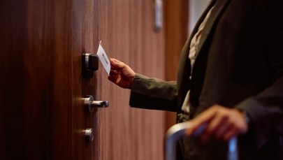 ​Kobieta zgłosiła molestowanie w hotelu. Policjant bez zarzutów