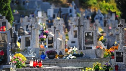 Kobieta zmarła na cmentarzu. Przyszła na grób męża, dzień po pogrzebie 