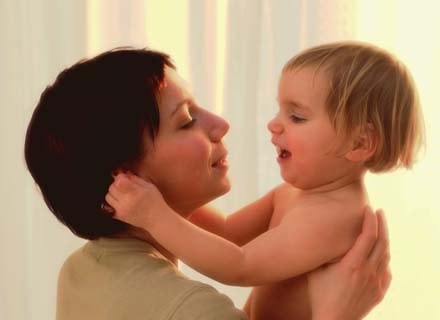 Kobiety boją się, że po urodzeniu dziecka pracodawcy podziękują im za współpracę /INTERIA.PL