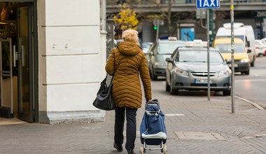 Kobiety dostają niższe emerytury od mężczyzn. ZUS ma wytłumaczenie