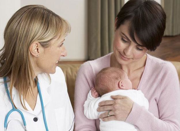 Kobiety, które rodzą kolejne dziecko, chętnie korzystają z rad i pomocy położnej