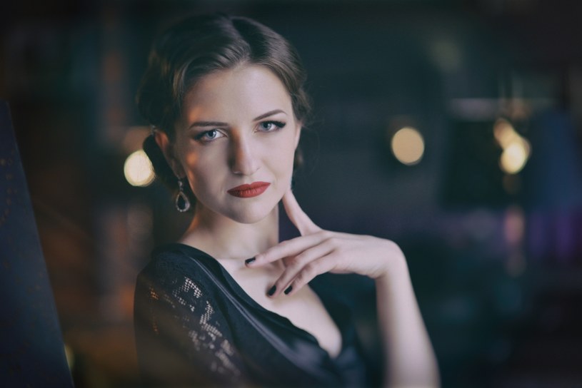 Kobiety o imieniu Irena roztaczają wokół siebie czar niezwykłej elegancji /Pixel