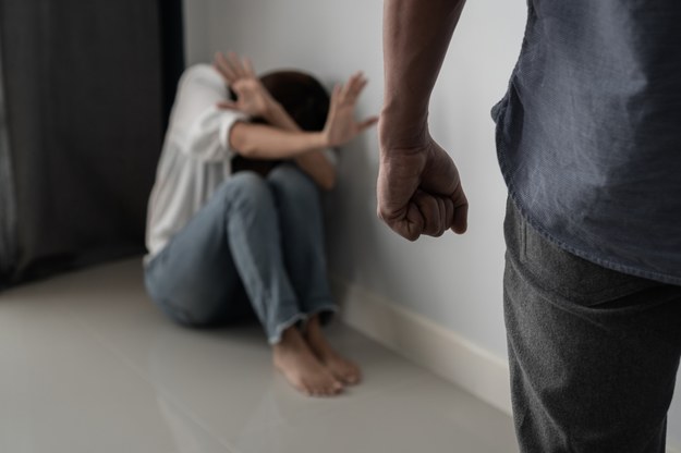 Kobiety ofiarami przemocy domowej /Shutterstock