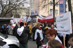 Kobiety przeciw pracy do 67 lat: "W ramach Donka miłości tyraj do starości"