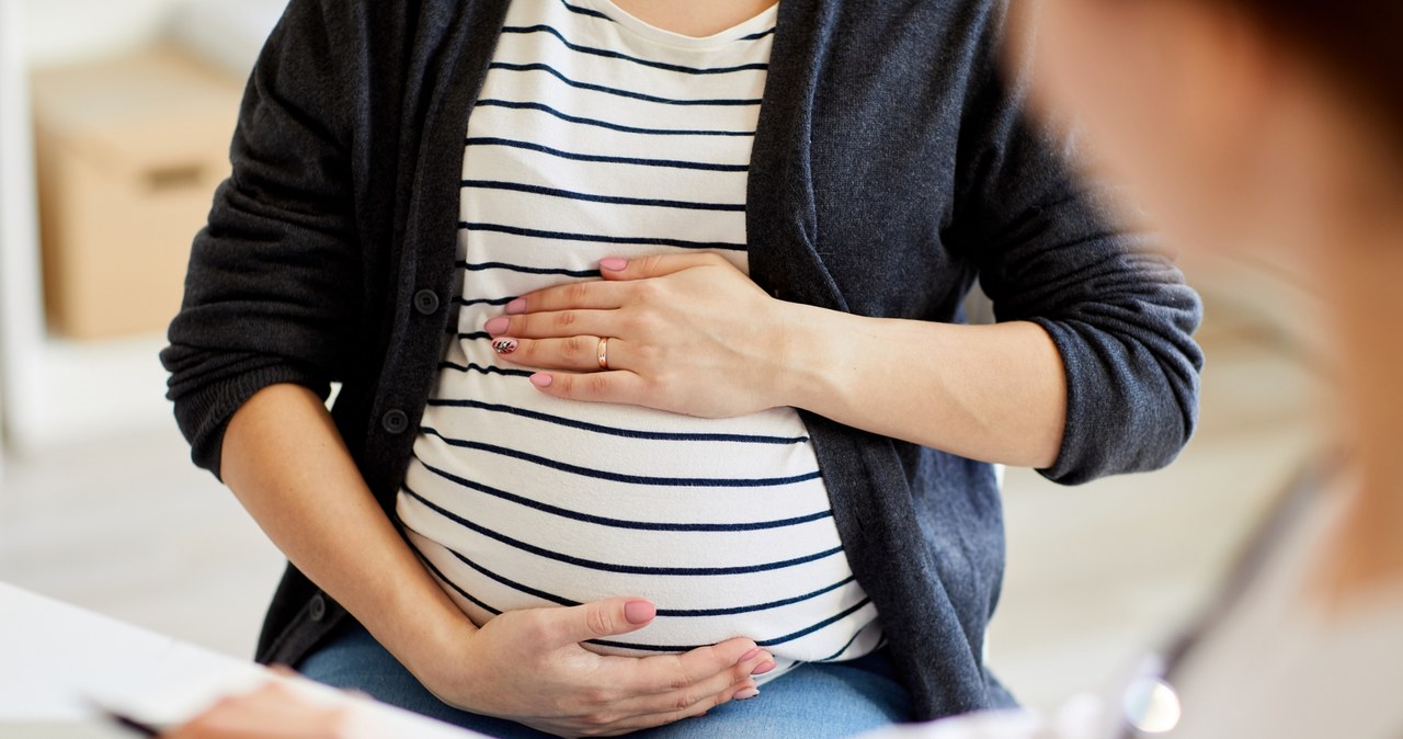 Kobiety w ciąży mogą od 15 października bezpłatnie zaszczepić się przeciwko krztuścowi w przychodniach podstawowej opieki zdrowotnej /123RF/PICSEL