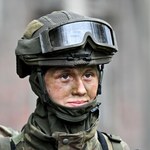 Kobiety w polskim wojsku. Co robią i ile zarabiają?
