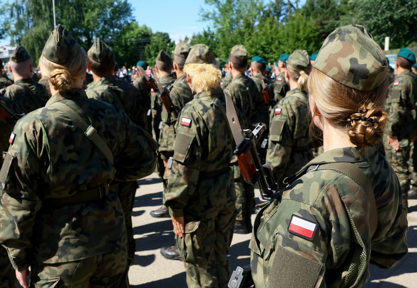 Kobiety w Wojsku Polskim stanowią mniej niż 10 procent wszystkich żołnierzy /Paweł Wodzyński /East News