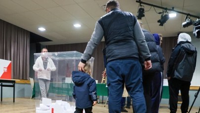 ​Kobiety za Trzaskowskim, seniorzy za Nawrockim