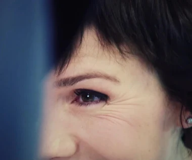 "Kochaj": Olga Bołądź w nocnym klubie [EPK]