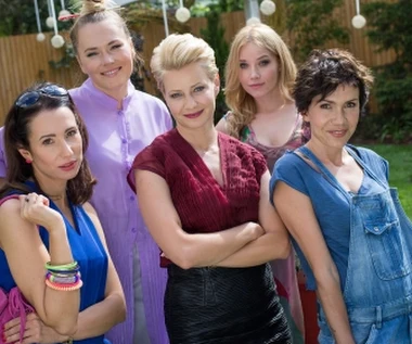 "Kochaj" [recenzja]: Lejdis na panieńskim