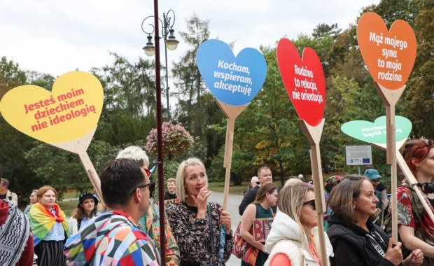 "Kocham, wspieram, akceptuję". Marsz Równości w Białymstoku