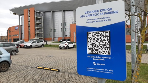 Kod QR umożliwi zapłacenie za parking bez użycia parkomatu czy aplikacji. /NiOL Szczecin /