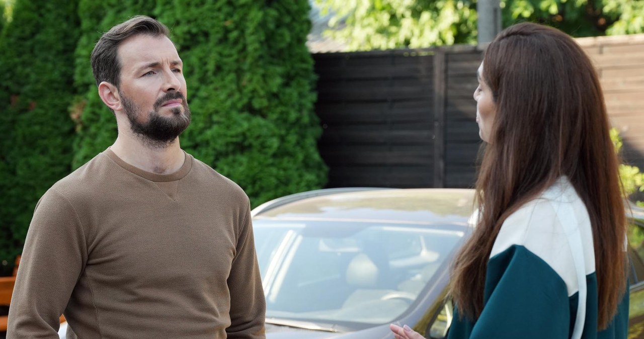 Kodur (Oskar Stoczyński) przyzna Brońskiej (Orina Krajewska), że to on kazał ją obserwować /Źródło: AIM