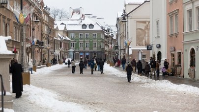 Kogo Polacy nie lubią, a kogo darzą największą sympatią? Najnowszy raport ujawnia