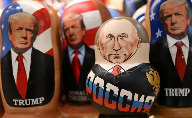 Kogo Trump widzi w lustrze? Dokąd prowadzi nas USA?