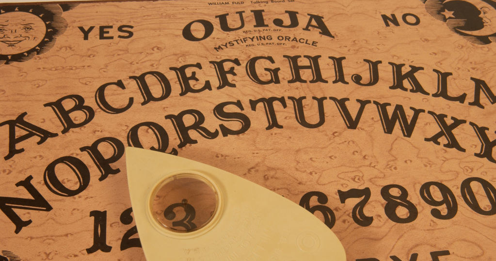 Kojarzycie plansze Ouija? /Ryan McFadden/MediaNews Group/Reading Eagle via Getty Images /Getty Images