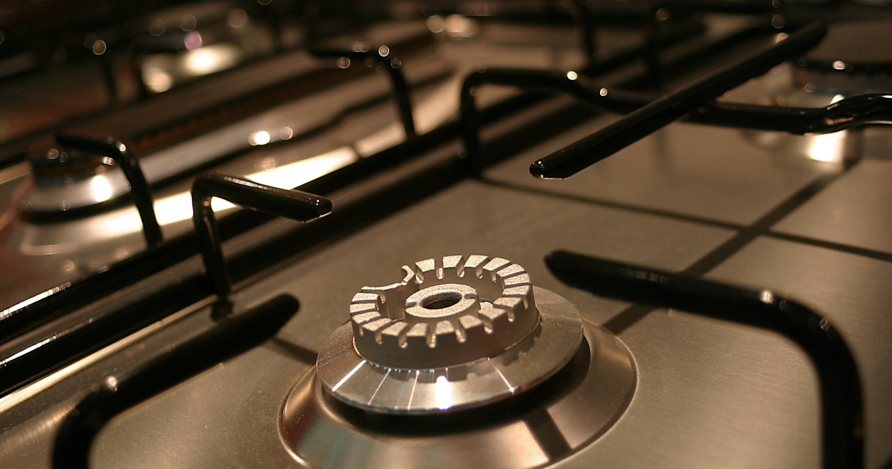 Кокосова олія ідеально підходить для миття плити: розводи, відбитки пальців та інші забруднення зникнуть майже відразу /pixabay.com