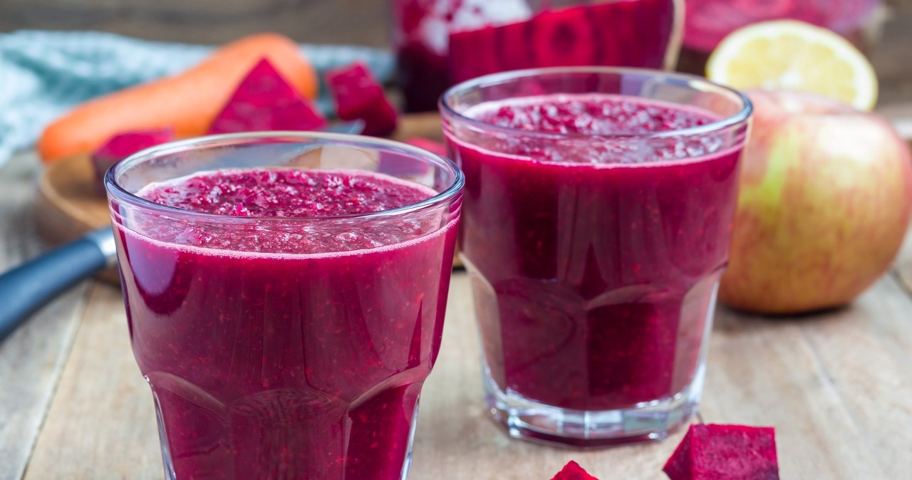Koktajl z buraka i pietruszki to skarbnica żelaza. Podnosi ferrytynę i dodaje energii /123RF/PICSEL