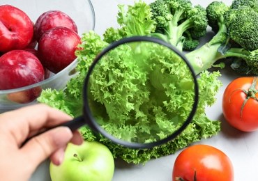 Koktajl z owoców czy pestycydów? Lepiej wiedzieć, co serwujemy