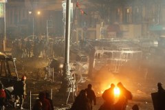 Koktajle Mołotowa kontra gaz łzawiący. Starcia w Kijowie