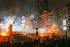 Koktajle Mołotowa kontra gaz łzawiący. Starcia w Kijowie
