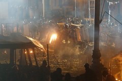 Koktajle Mołotowa kontra gaz łzawiący. Starcia w Kijowie