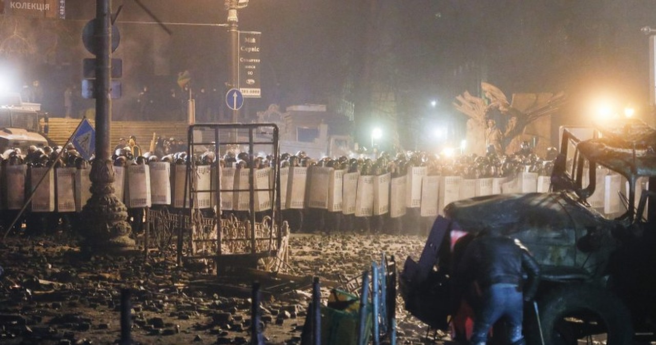 Koktajle Mołotowa kontra gaz łzawiący. Starcia w Kijowie