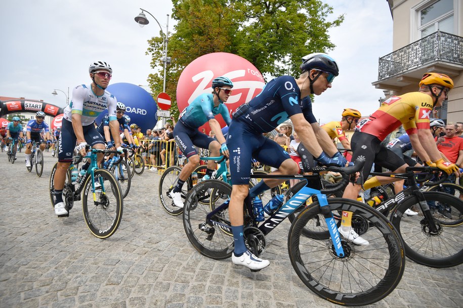 Kolarze na starcie do 1. etapu 79. Tour de Pologne w Kielcach /Piotr Polak /PAP