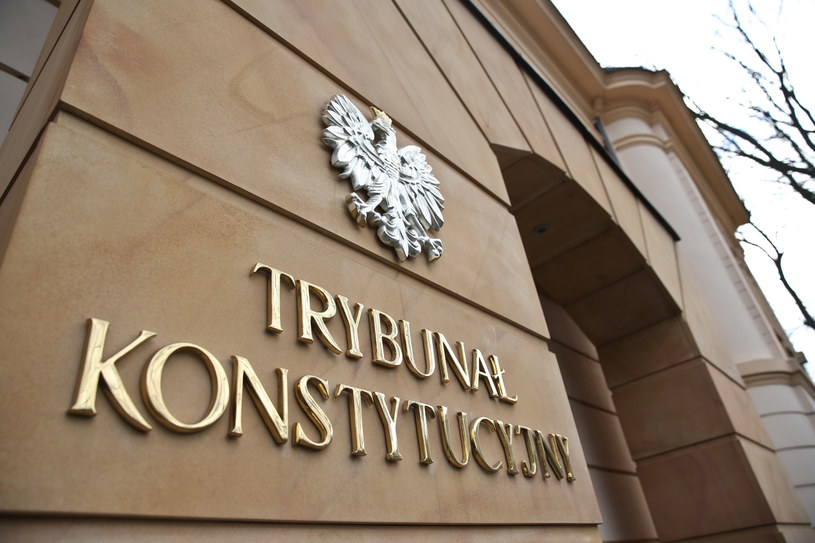 Kolegium komisarzy przyjrzy się wydarzeniom wokół Trybunału Konstytucyjnego. /Rafał Guz /PAP