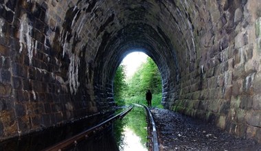 Kolej odnowi tunel i puści nim pociągi. 1025 metrów i 120 lat historii