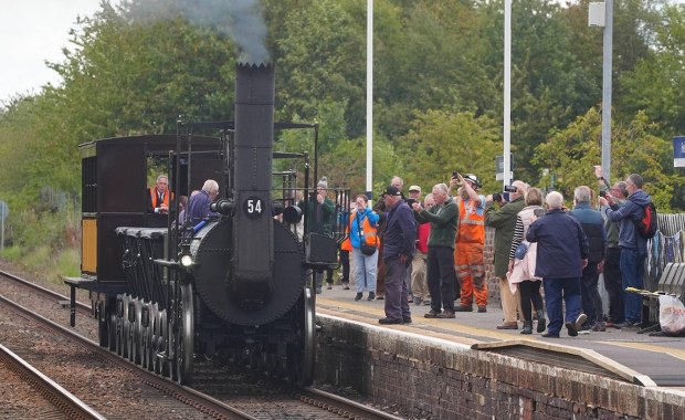 Kolej rodziła sie w tym miejscu. Wykopaliska na najstarszym peronie świata