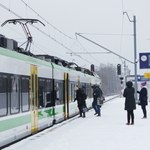 Kolej w okowach mrozu. Odwołane pociągi, opóźnienia. Pogoda daje się pasażerom we znaki